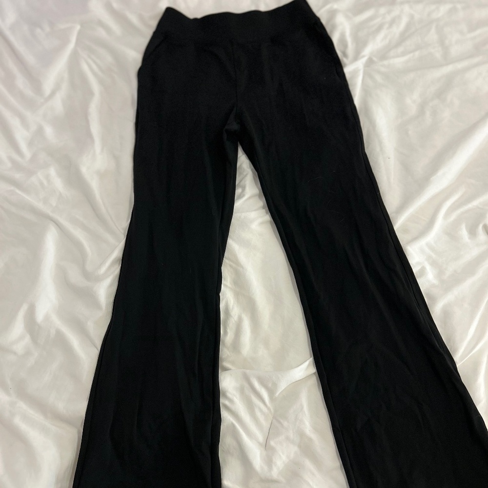 Women’s straight leg yoga pants